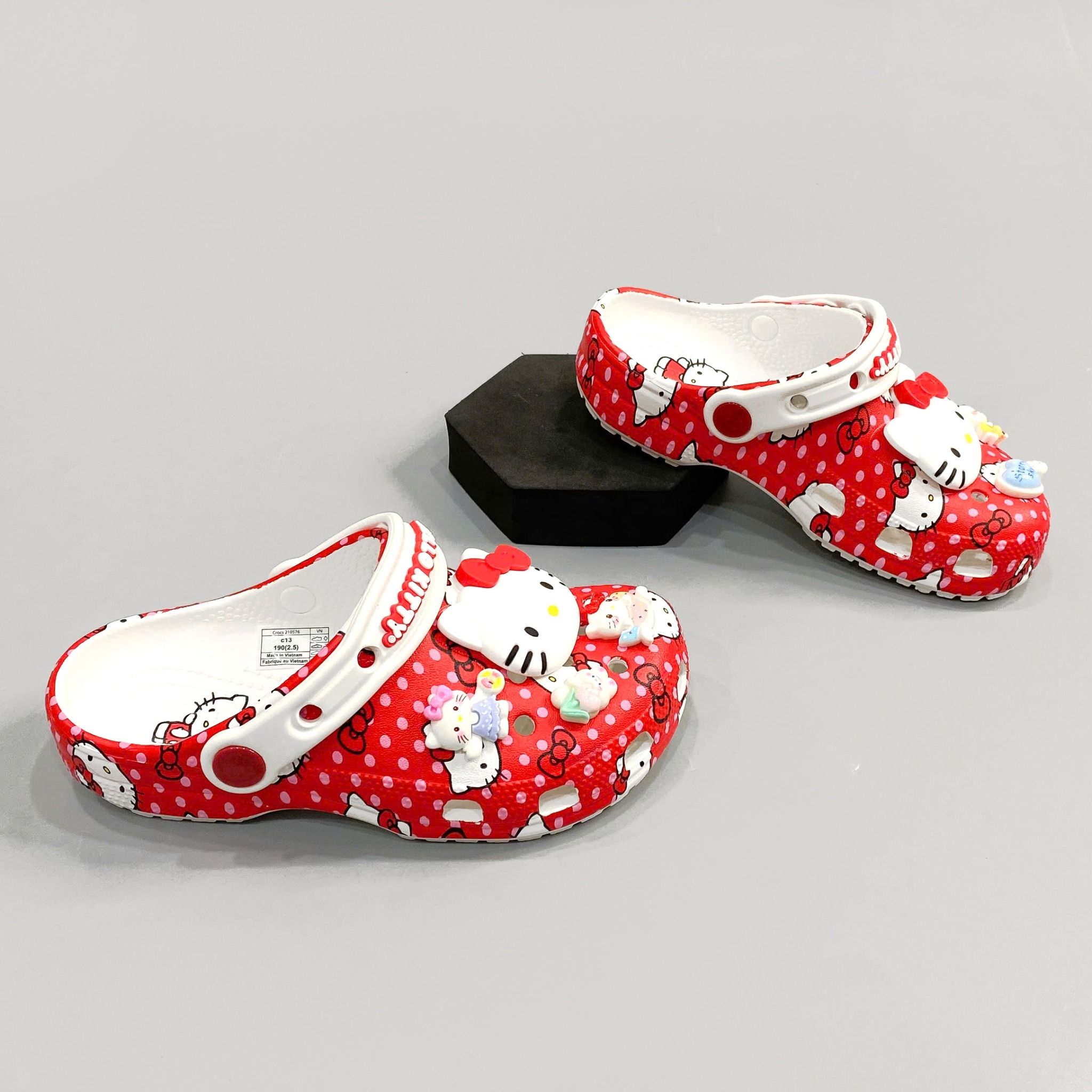  Dép sục cross classic Hello Kitty đỏ trẻ em 