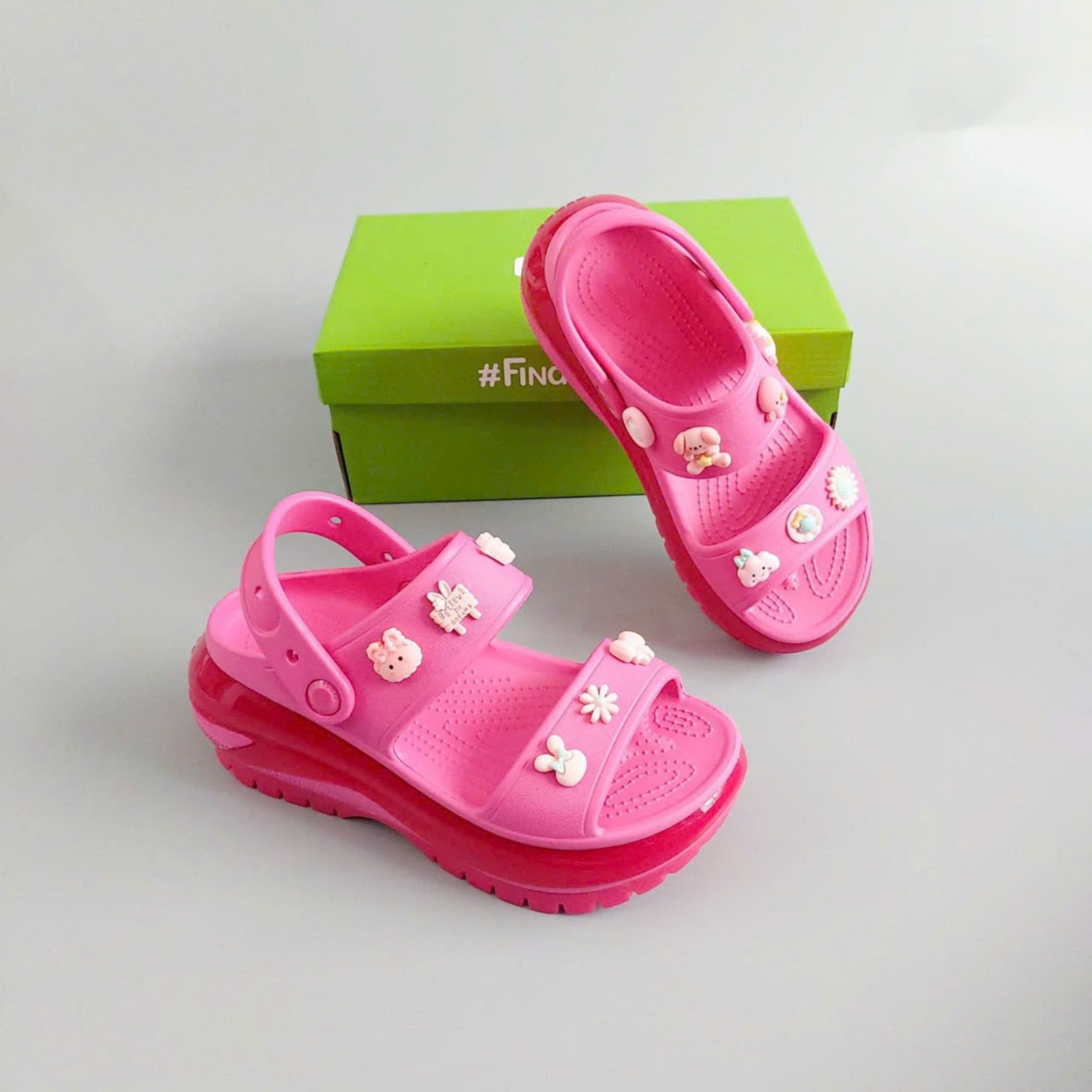  Sandal Dinas classic mega crush nữ 