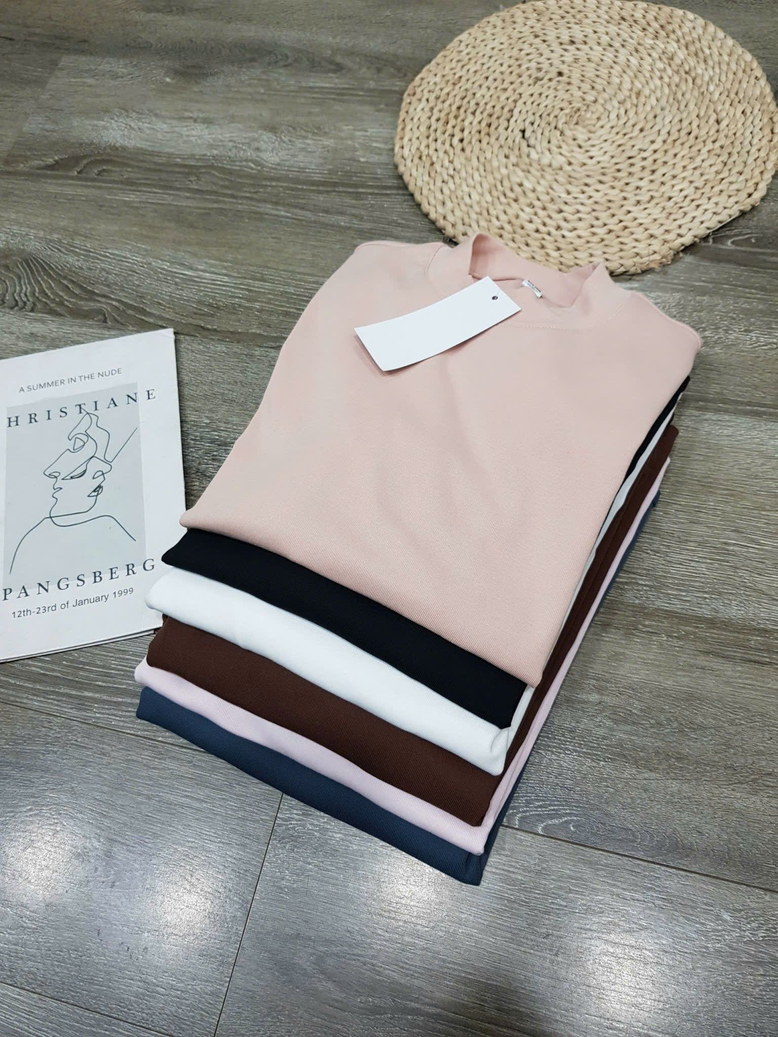  Áo thun Uni.qlo cổ tròn tay dài 
