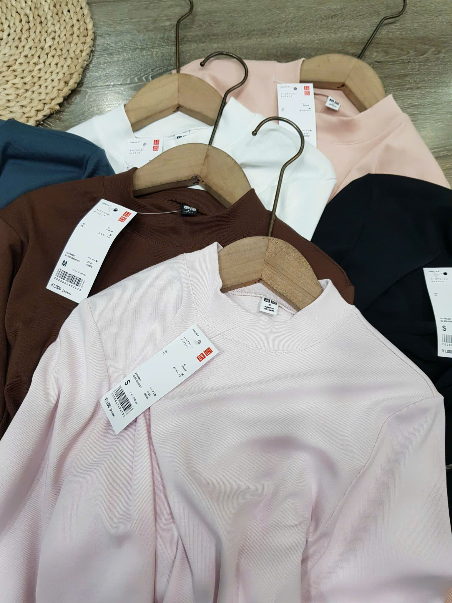  Áo thun Uni.qlo cổ tròn tay dài 