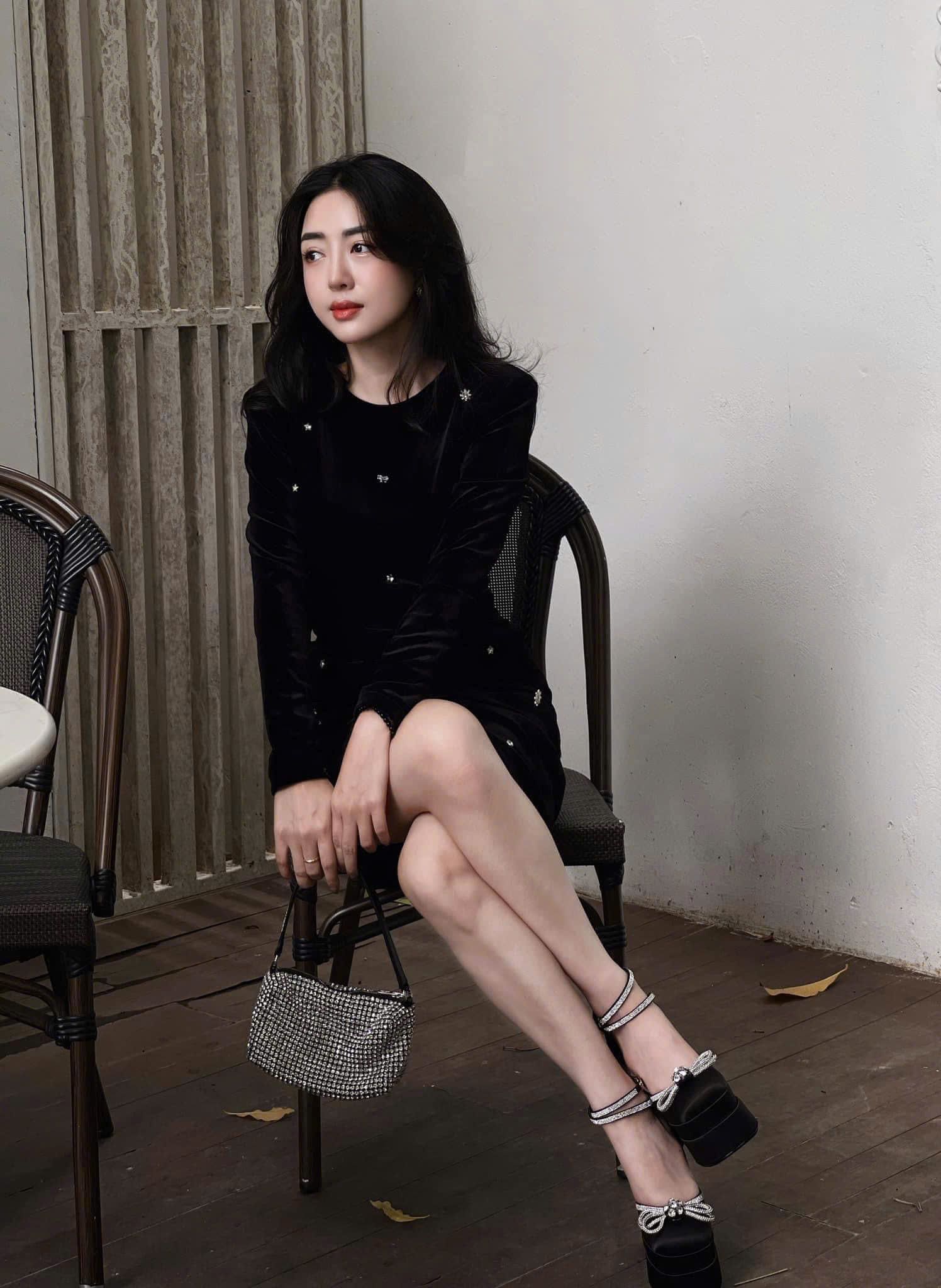  Đầm nhung đính đá cao cấp 