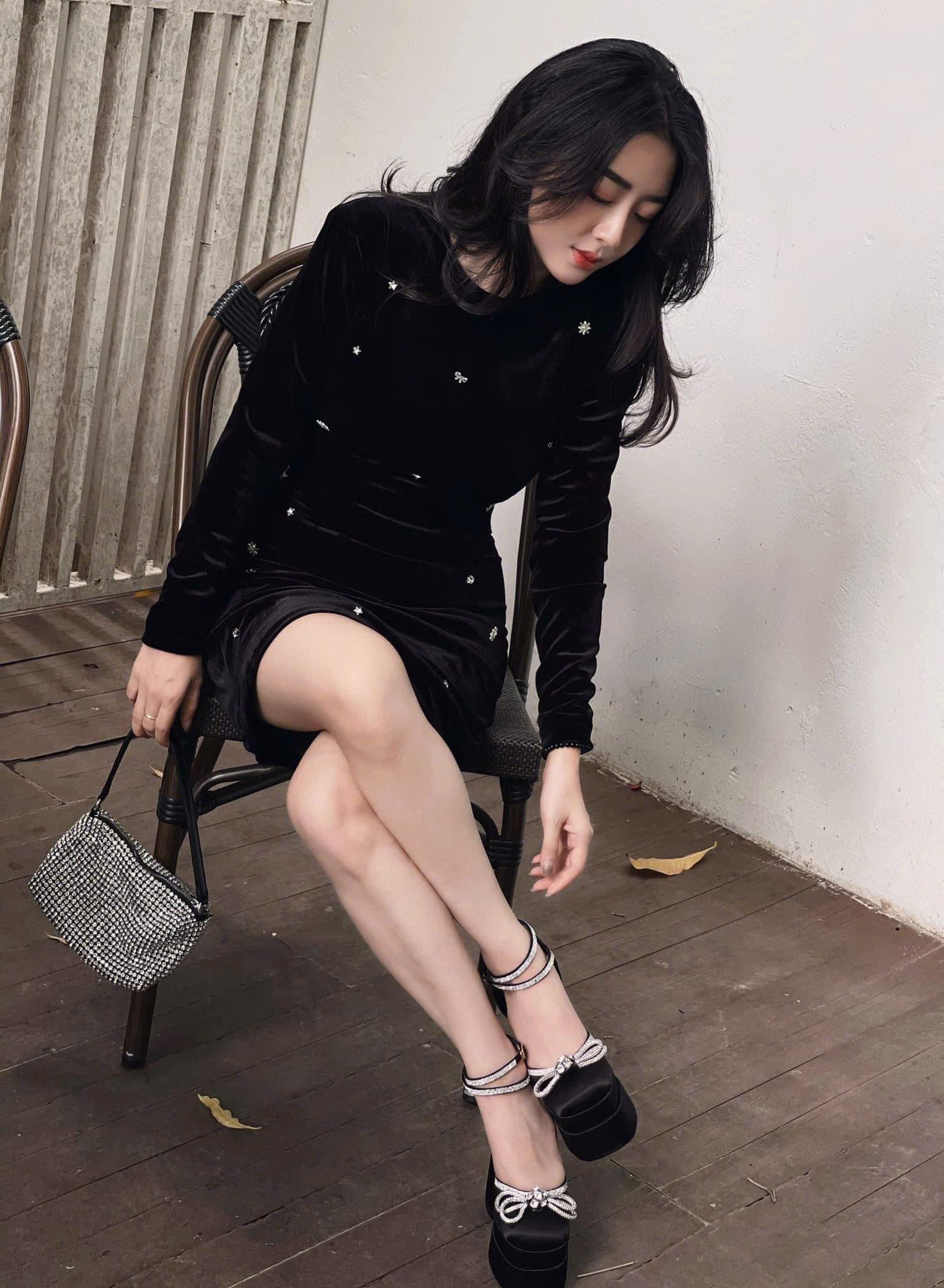  Đầm nhung đính đá cao cấp 