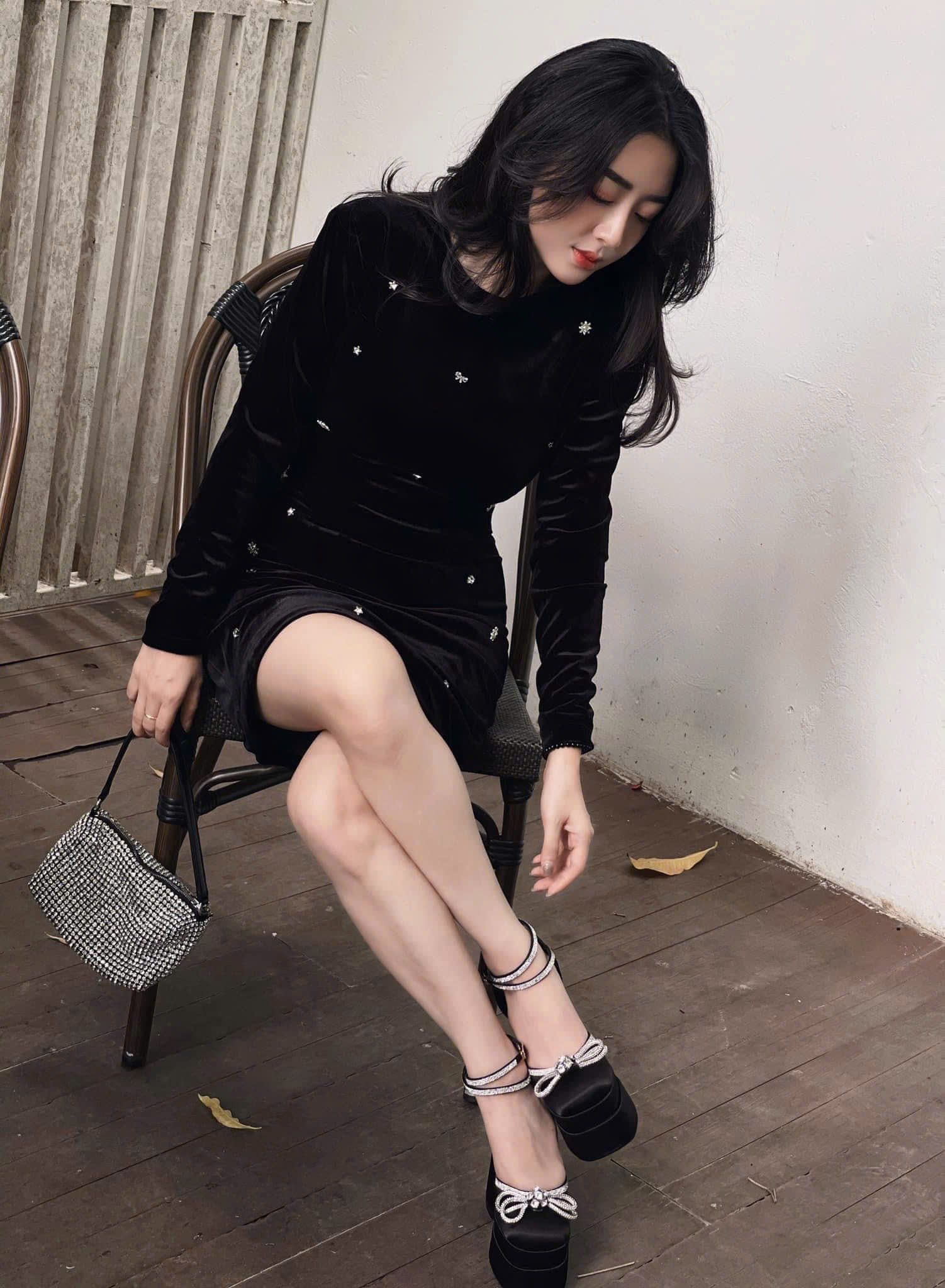  Đầm nhung đính đá cao cấp 