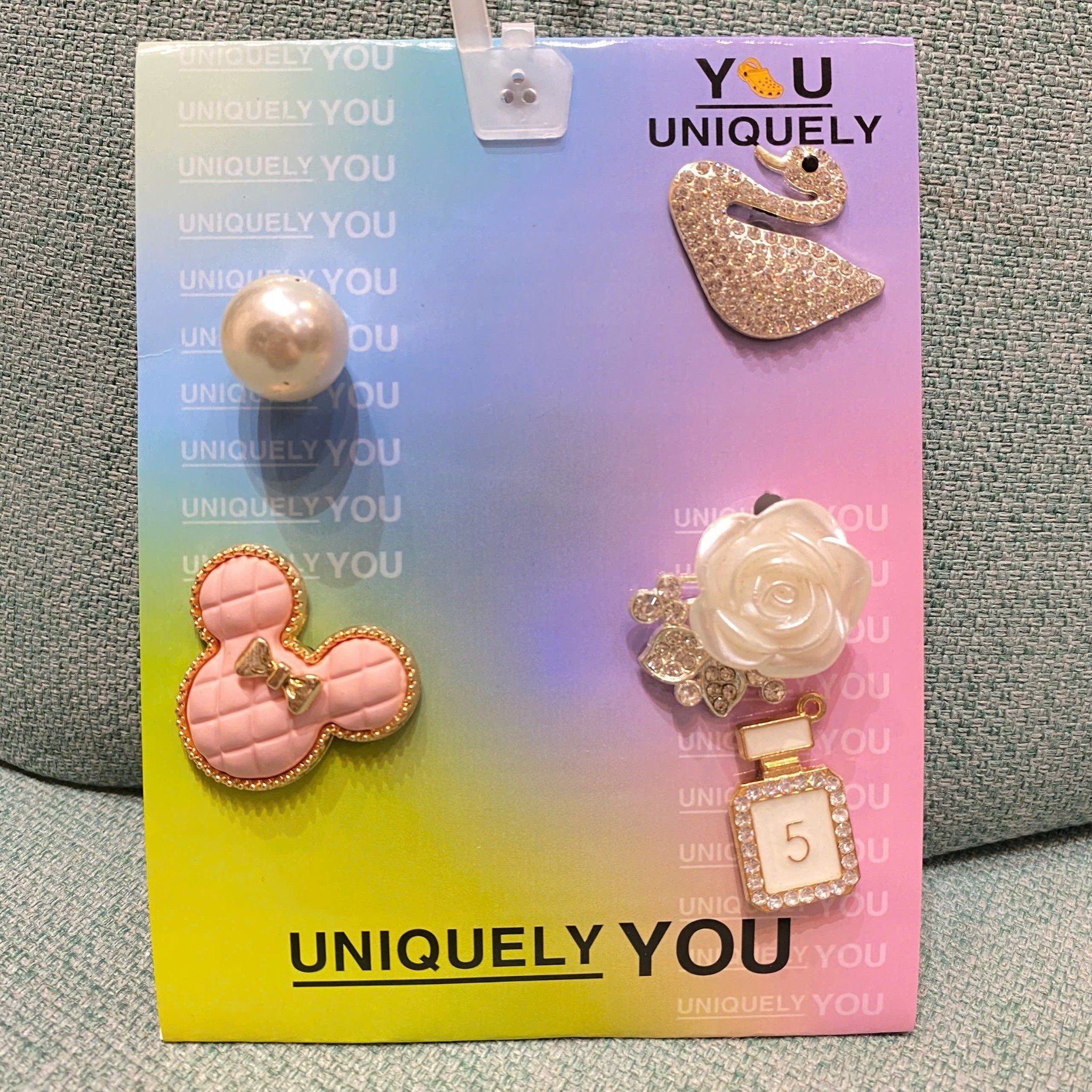  Set charm jibbitz kim loại ngẫu nhiên trang trí gắn dép Dinas 