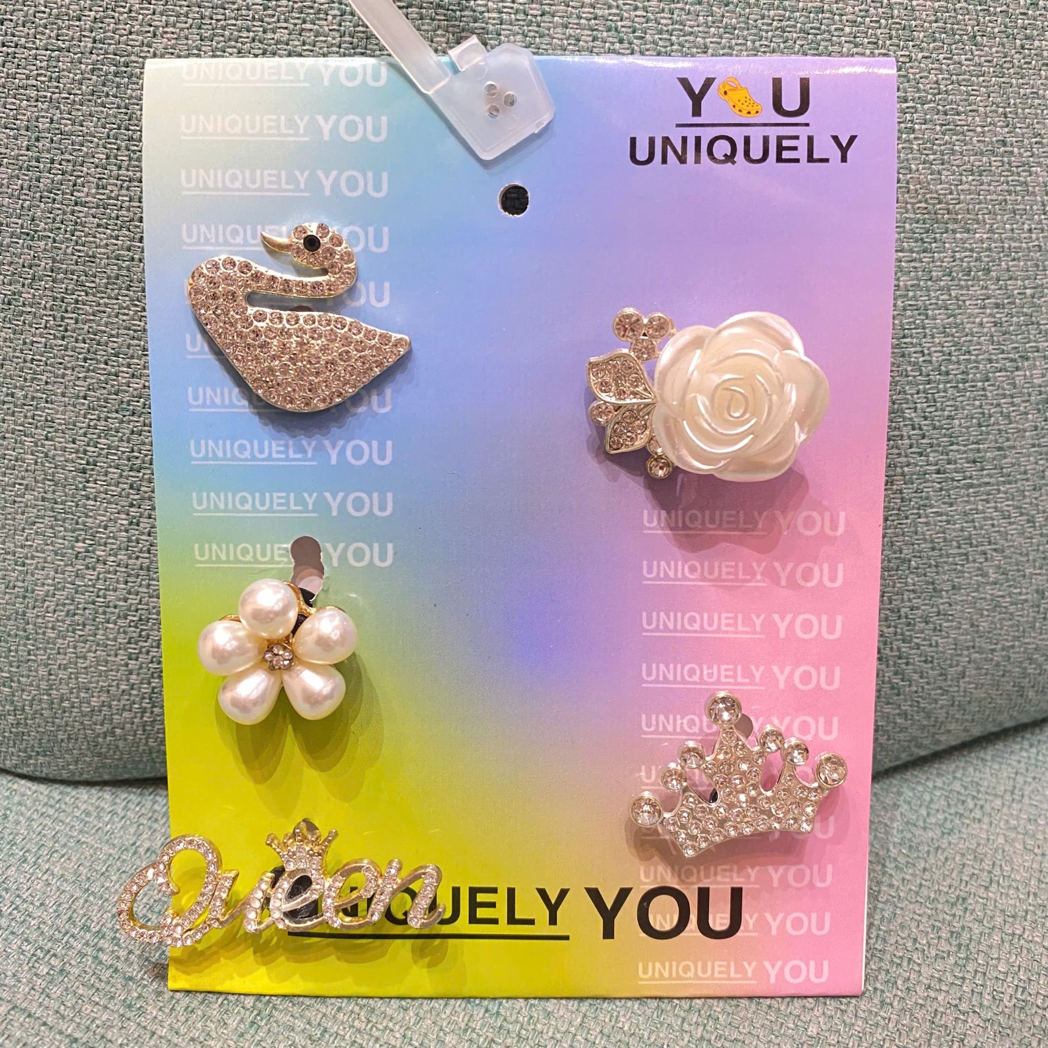  Set charm jibbitz kim loại ngẫu nhiên trang trí gắn dép Dinas 