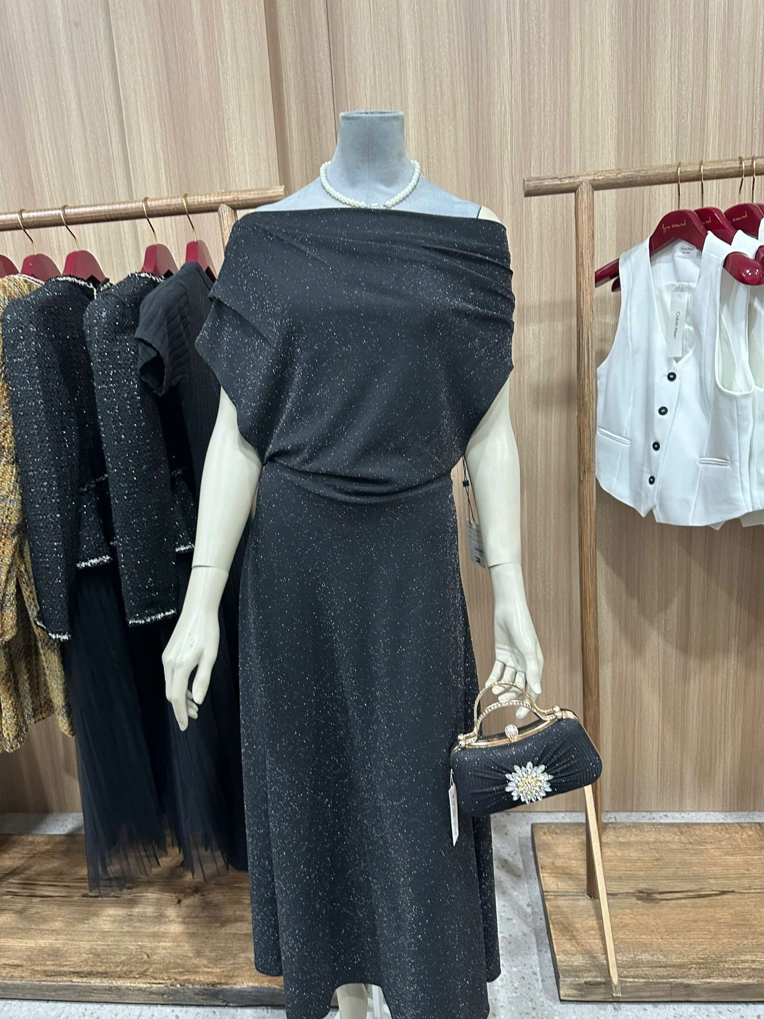  Đầm tiệc midi Tommy.H kim tuyến dáng dài 