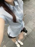  Sơ mi tay ngắn buộc lệch kẻ thô 