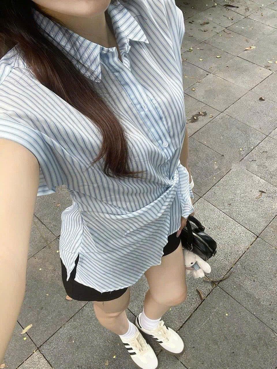  Sơ mi tay ngắn buộc lệch kẻ thô 
