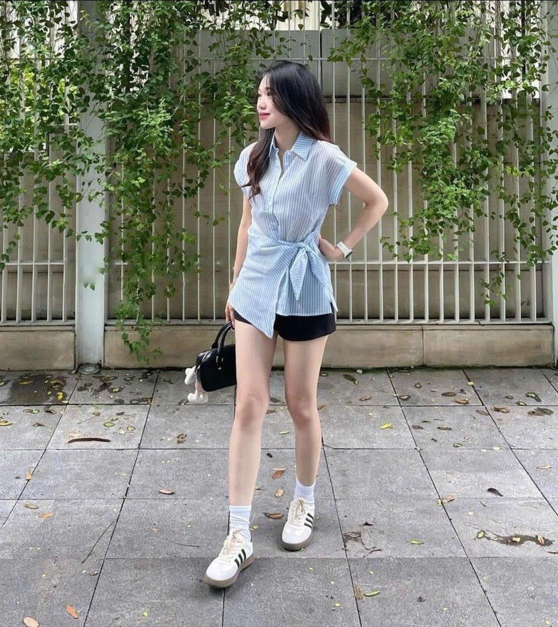  Sơ mi tay ngắn buộc lệch kẻ thô 