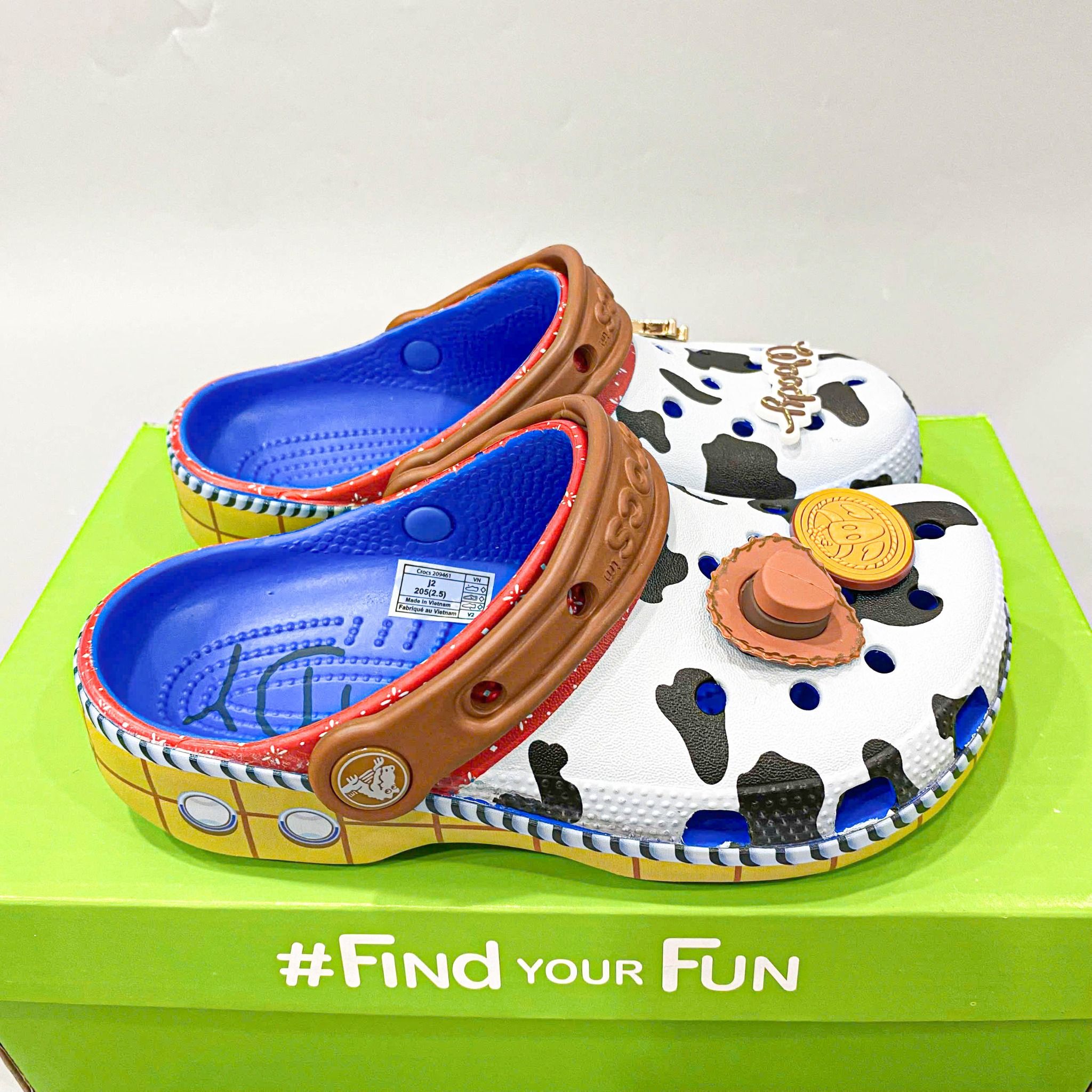  Dép sục cross classic toy story woody trẻ em 