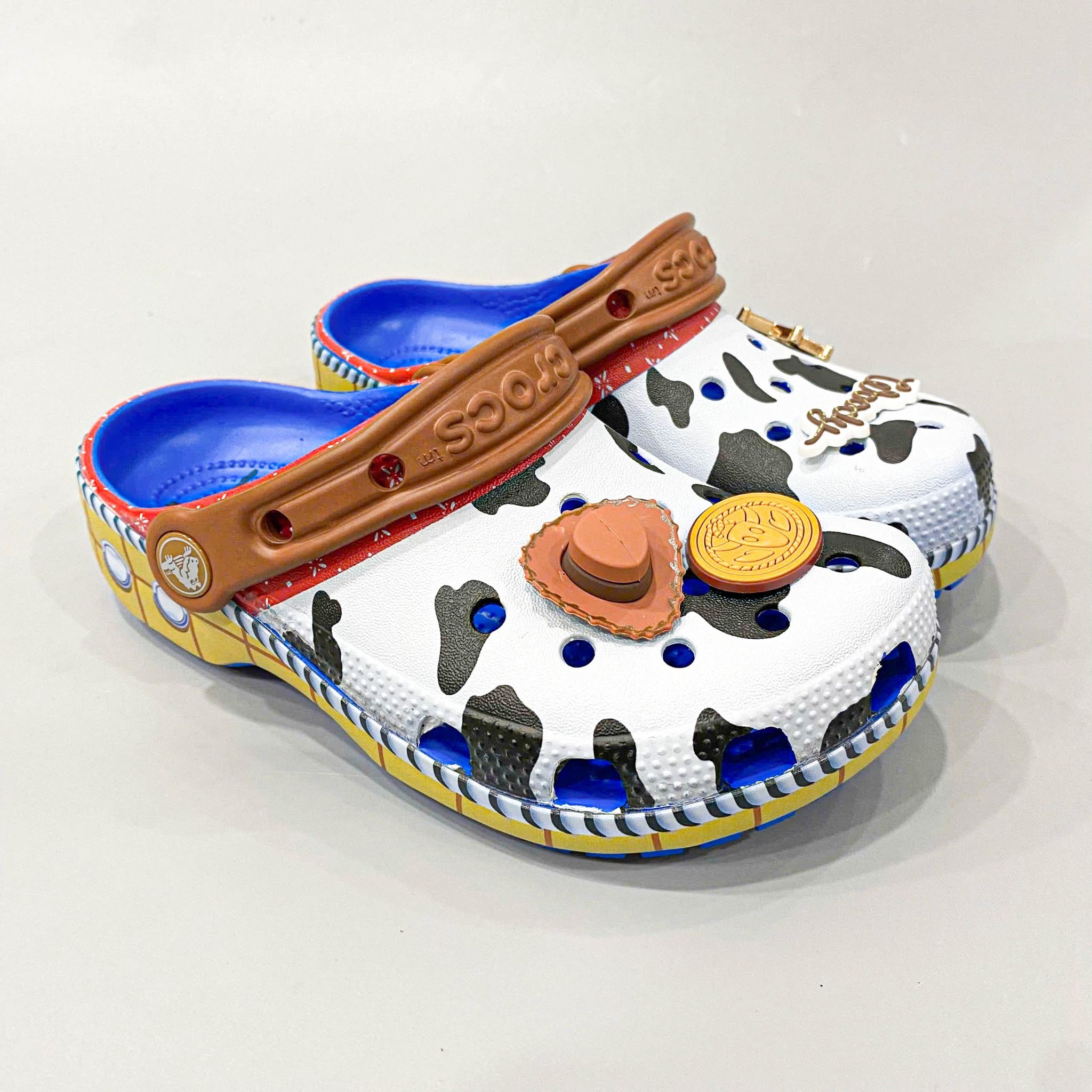  Dép sục cross classic toy story woody trẻ em 