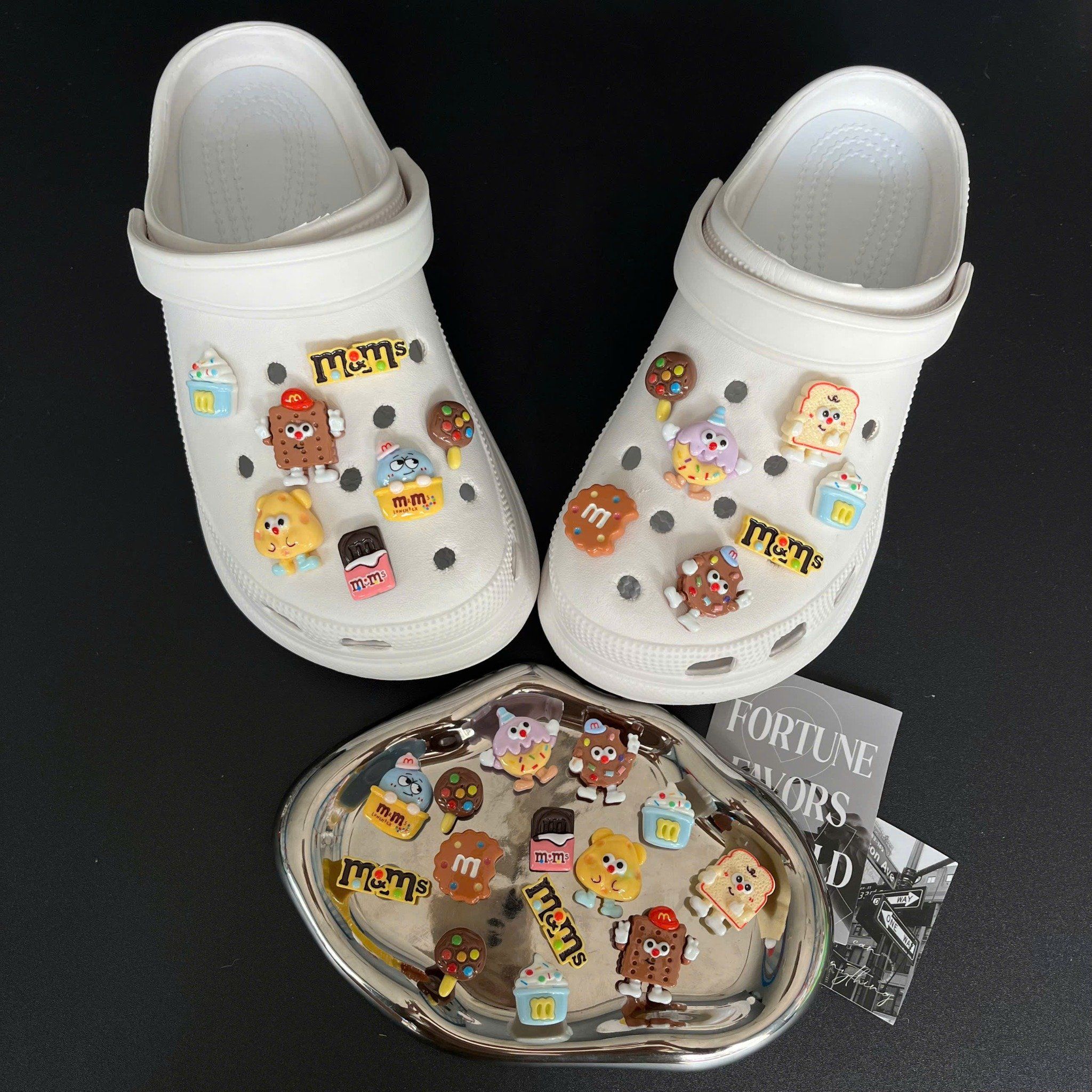  Set charm jibbitz cute nhí nhảnh đa dạng gắn dép 