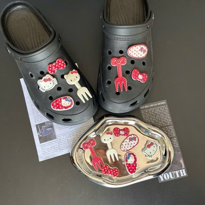  Set charm jibbitz cute nhí nhảnh đa dạng gắn dép 