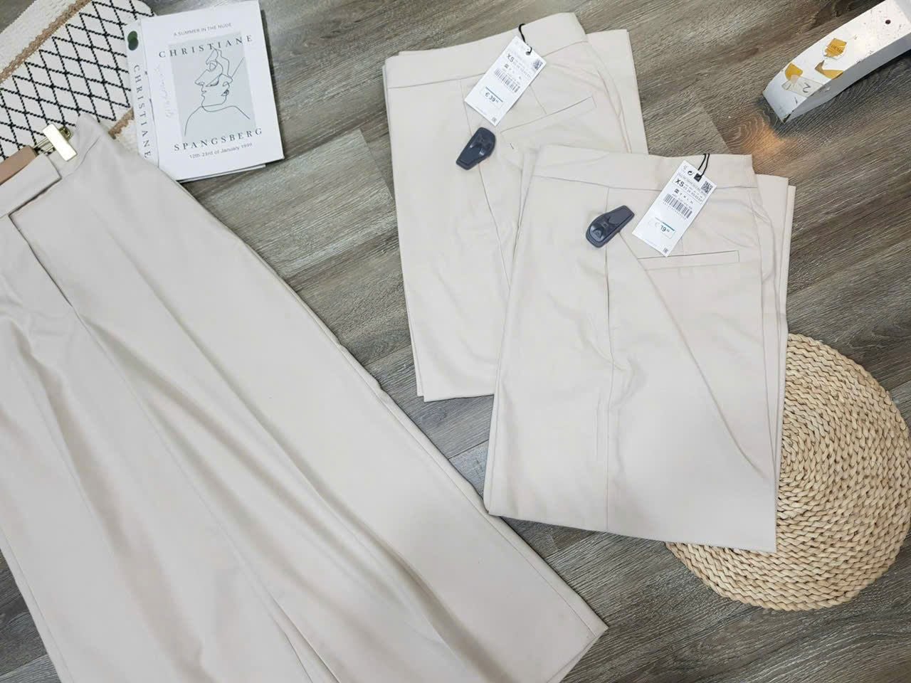  Quần suông nữ màu kem 