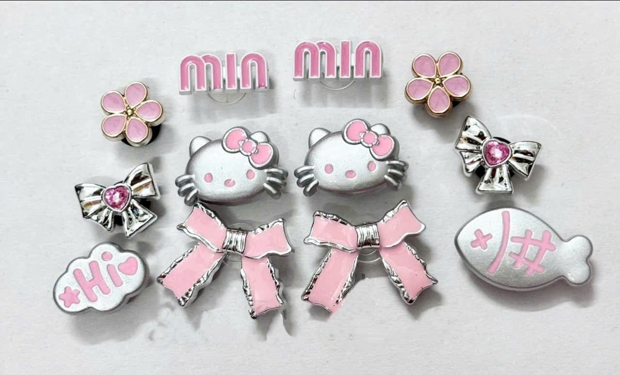  Set charm jibbitz cute nhí nhảnh đa dạng gắn dép 