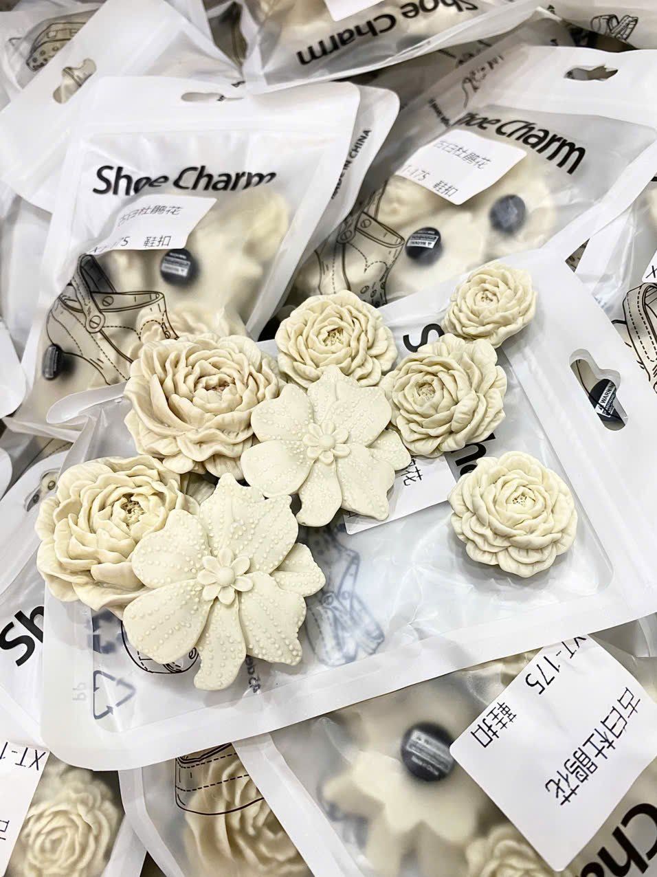  Set charm jibbitz hoa trà gắn dép cross 