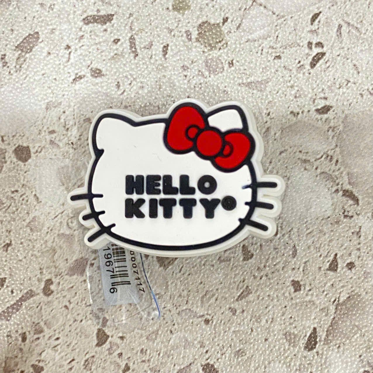  Set jibbitz charms Hello Kitty 3D cứng gắn dép Dinas 