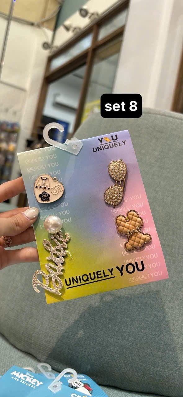  Set charm jibbitz kim loại ngẫu nhiên trang trí gắn dép Dinas 