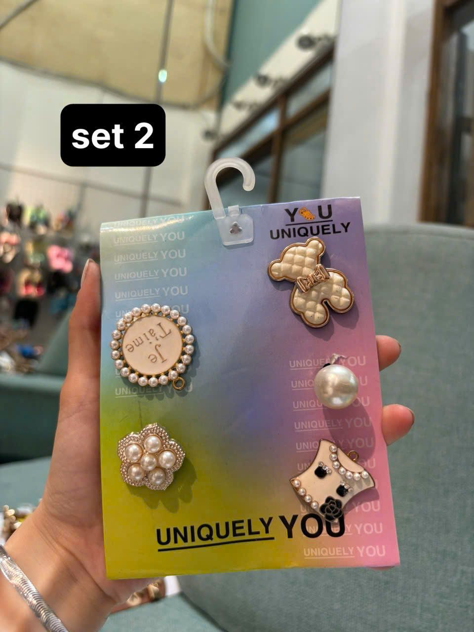  Set charm jibbitz kim loại ngẫu nhiên trang trí gắn dép Dinas 