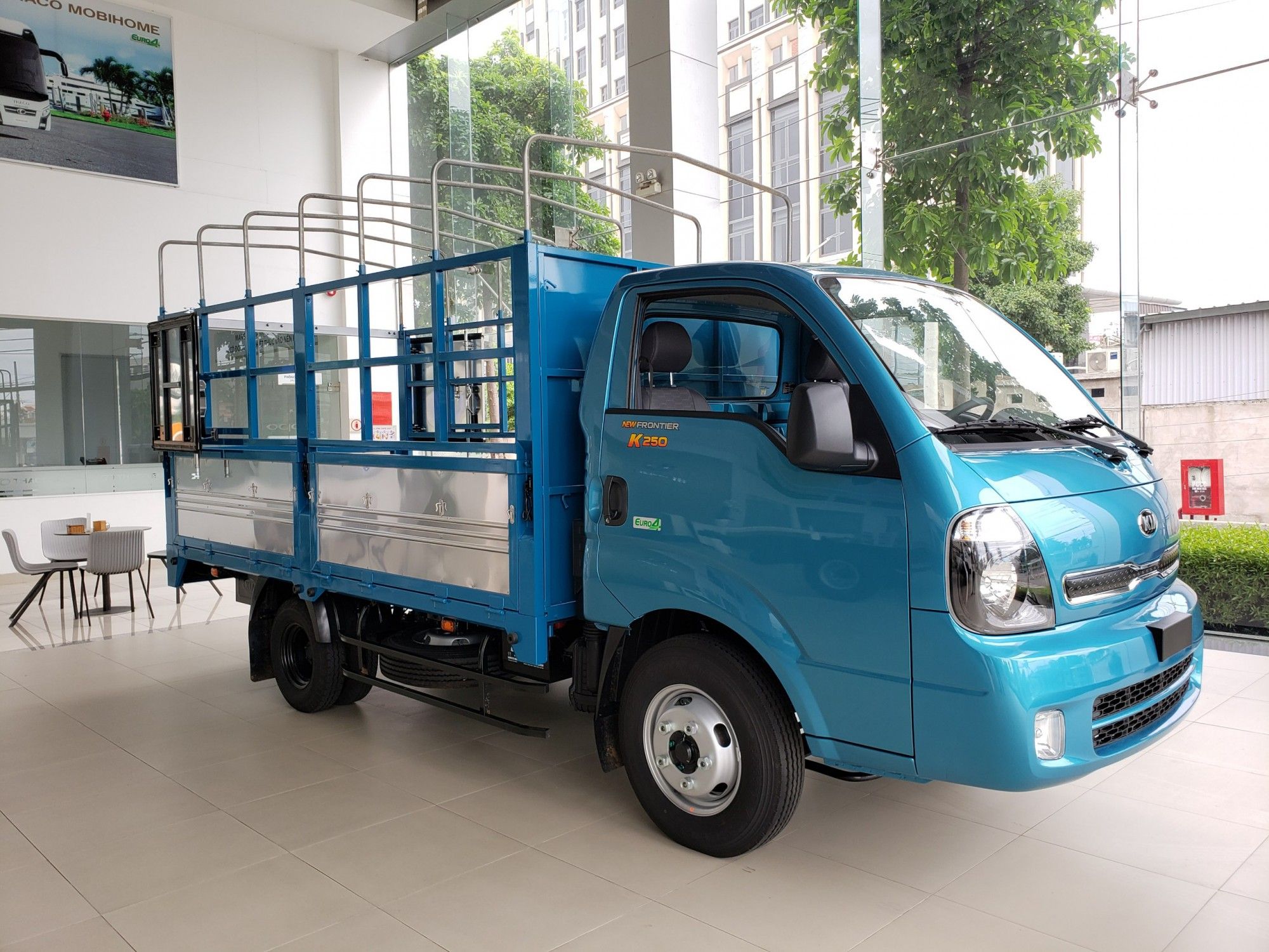 XE TẢI KIA FRONTIER K250 THÙNG MUI BẠT MỞ 05 BỬNG TẢI TRỌNG 2.490 KG