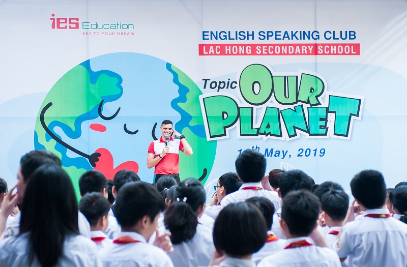 Học sinh trường Lạc Hồng hào hứng tham gia English Speaking Club cùng giáo viên bản ngữ IES 2