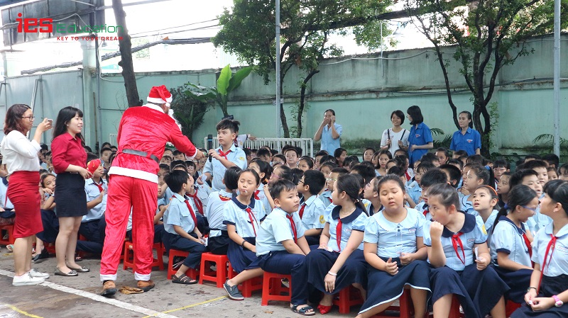 Trường tiểu học Bình Hòa IES 7 - Giáo viên nước ngoài