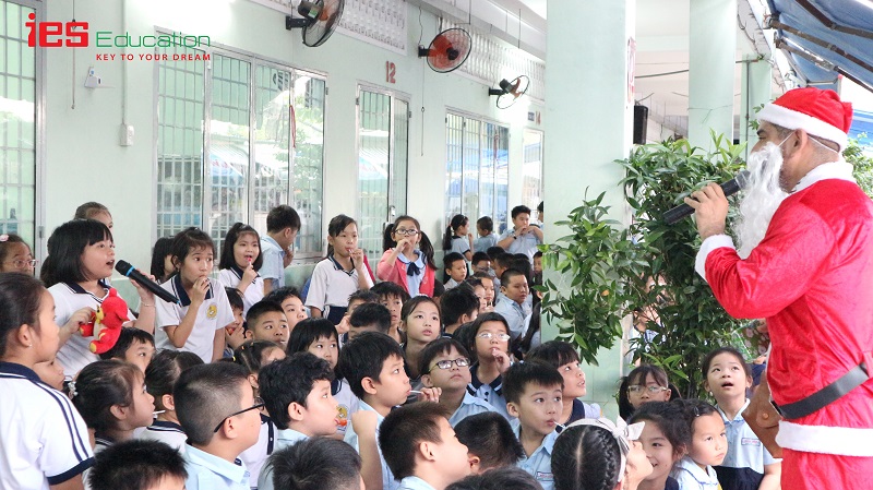 Trường tiểu học Bình Hòa IES 1 - Giáo viên nước ngoài