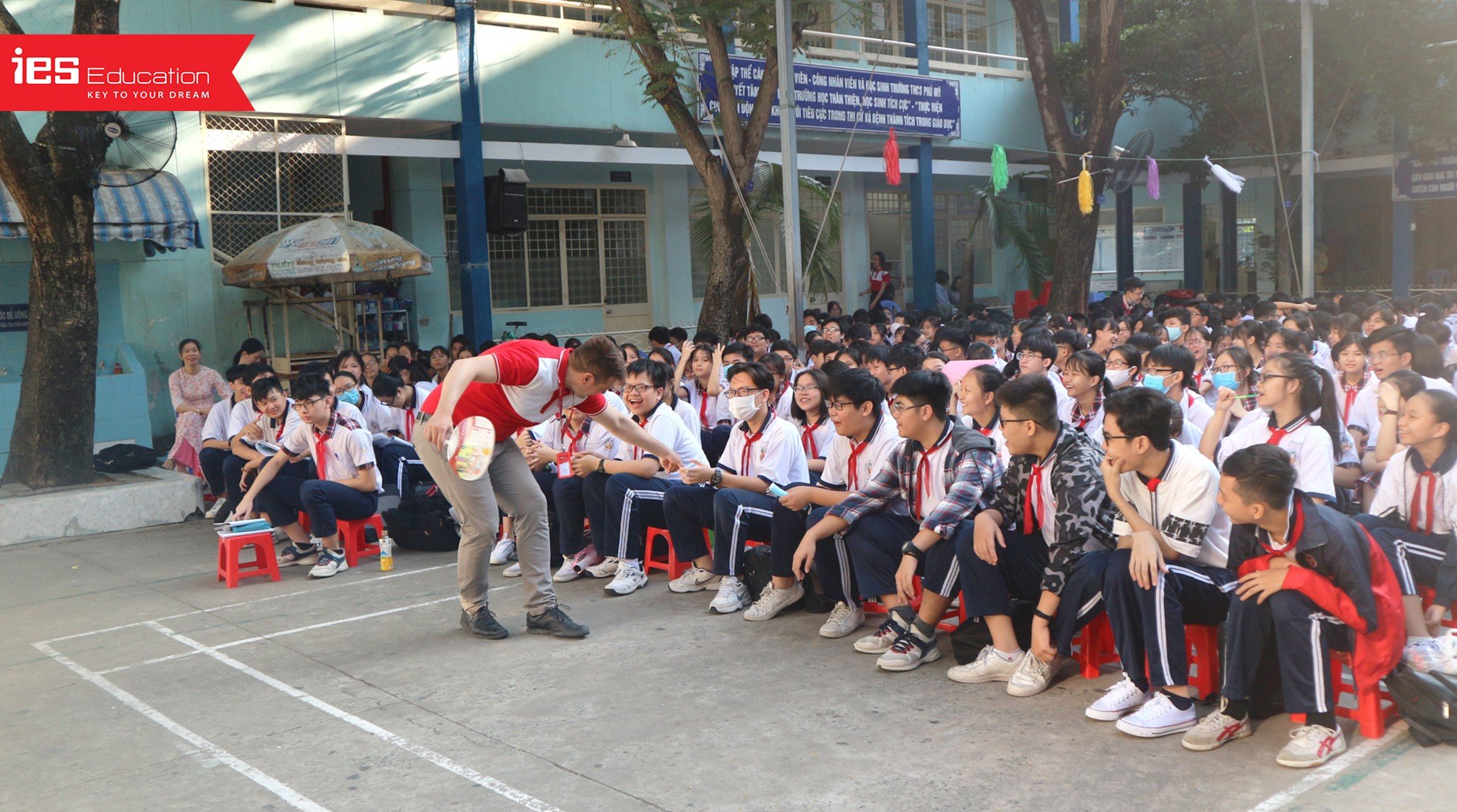 English Club - chủ đề thảm họa môi trường - IES Education