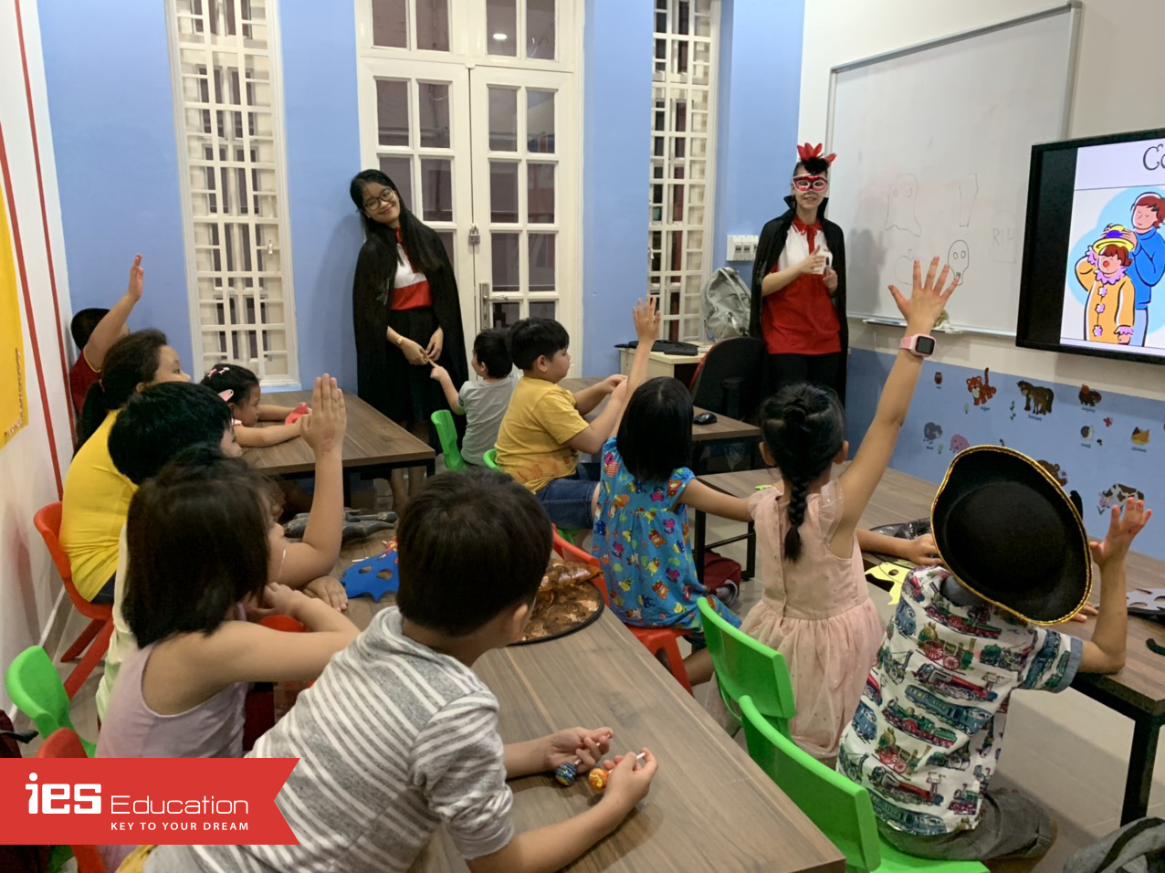 Halloween ma mị tại Trung tâm ngoại ngữ IES Education - học về chủ đề Halloween 5