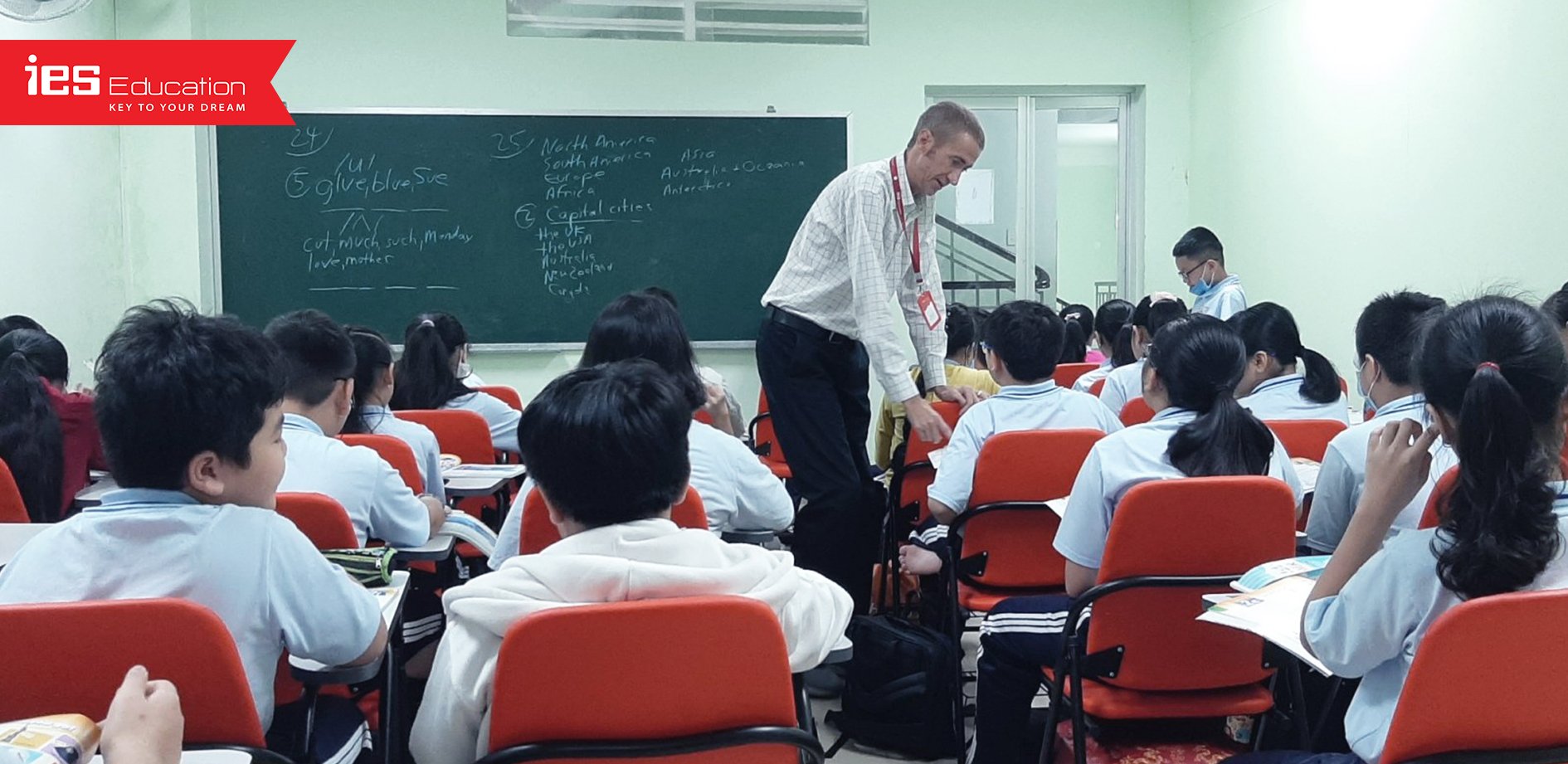 Giáo viên nước ngoài - IES Education