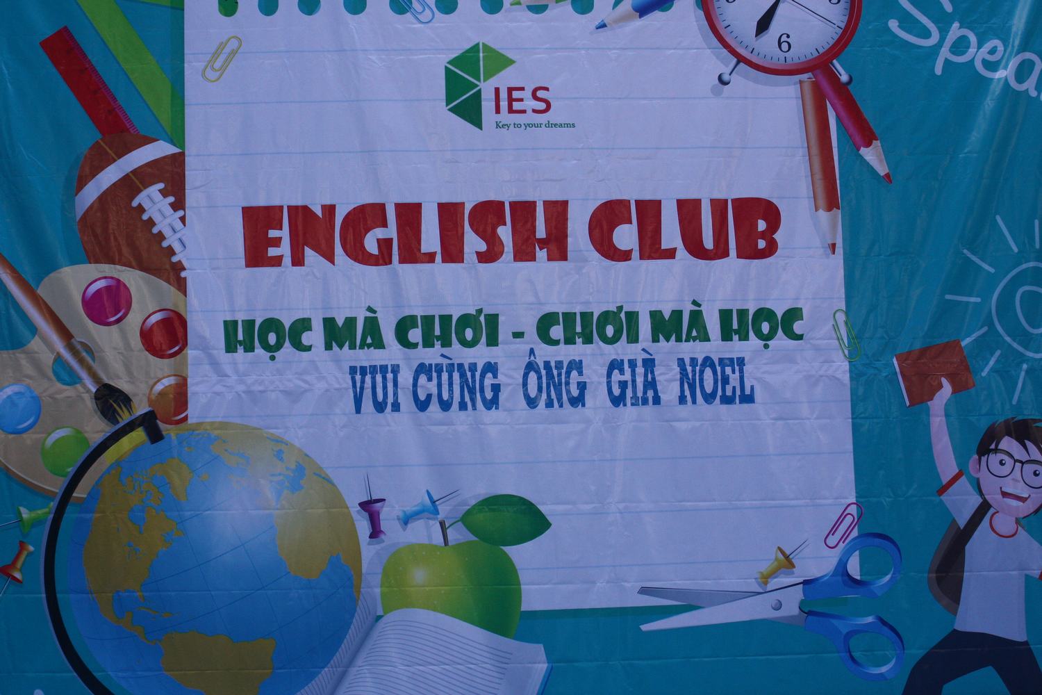 ies tổ chức club tiếng anh với giáo viên nước ngoài