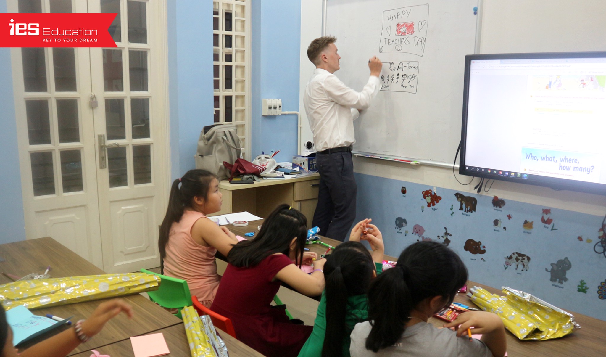 Mừng ngày nhà giáo Việt Nam 20/11 - IES Education
