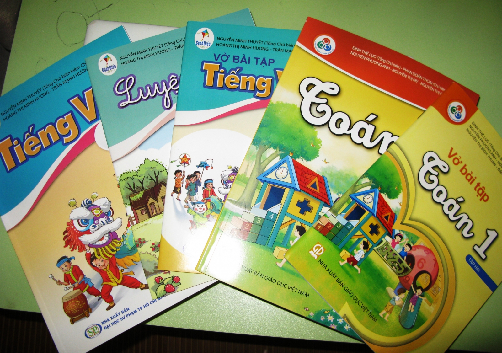 SGK lớp 2 - IES Education