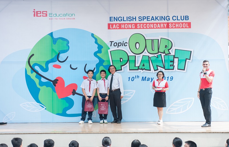 Học sinh trường Lạc Hồng hào hứng tham gia English Speaking Club cùng giáo viên bản ngữ IES 13