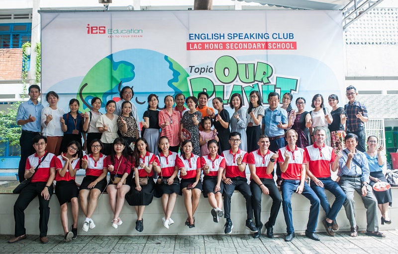 Học sinh trường Lạc Hồng hào hứng tham gia English Speaking Club cùng giáo viên bản ngữ IES 16