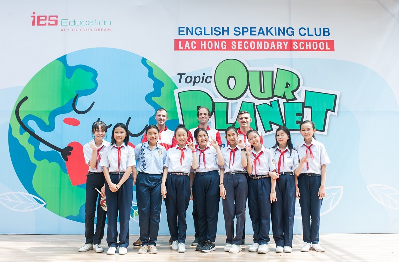 Học sinh trường Lạc Hồng hào hứng tham gia English Speaking Club cùng giáo viên bản ngữ IES 20