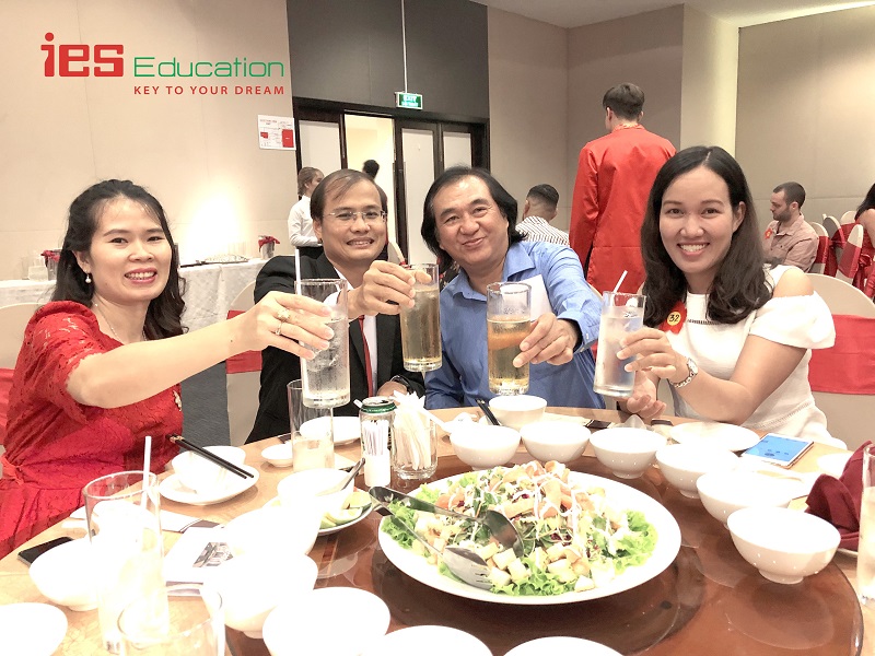tiêc tất niên year end party 2018 ies education