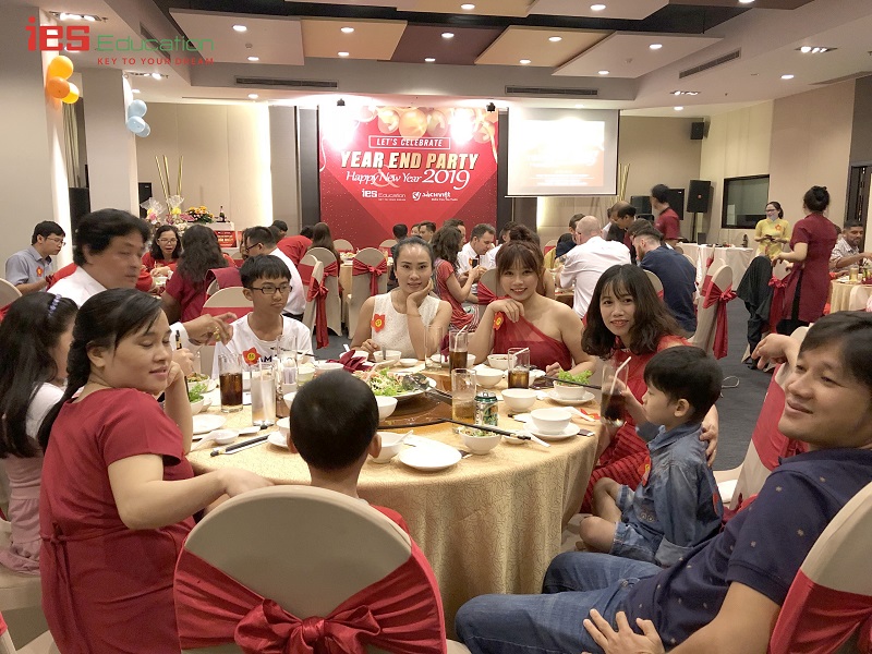 tiêc tất niên year end party 2018 ies education 8