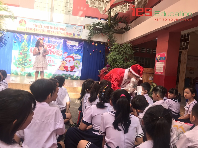 Trường tiểu học Hoàng Diệu IES Education 5 -Giáo viên bản ngữ