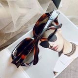 Kính râm Ferragamo