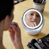 Gương trang điểm 2 mặt kèm đèn Led Medisana CM835
