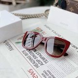 Kính Gucci - sang chảnh với màu đỏ