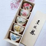 Chén bát nhiều màu sắc