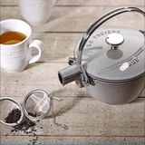 Ấm  đun trà gang Staub kèm lõi lọc