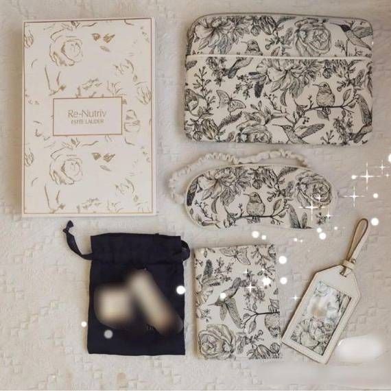 Bộ 4 món gift Estee Lauder siêu xinh