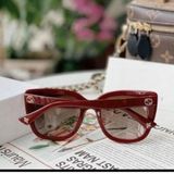 Kính Gucci - sang chảnh với màu đỏ