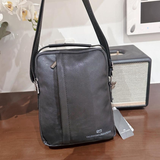 Túi đeo chéo da cừu Valentino Creations