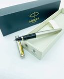 Bút ký Parker bi nước dòng Jotter bạc cài vàng