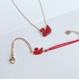 Vòng thiên nga đỏ của Swarovski