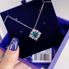  Dây chuyền đá mặt đá xanh Swarovski viền hoa tuyết trắng 